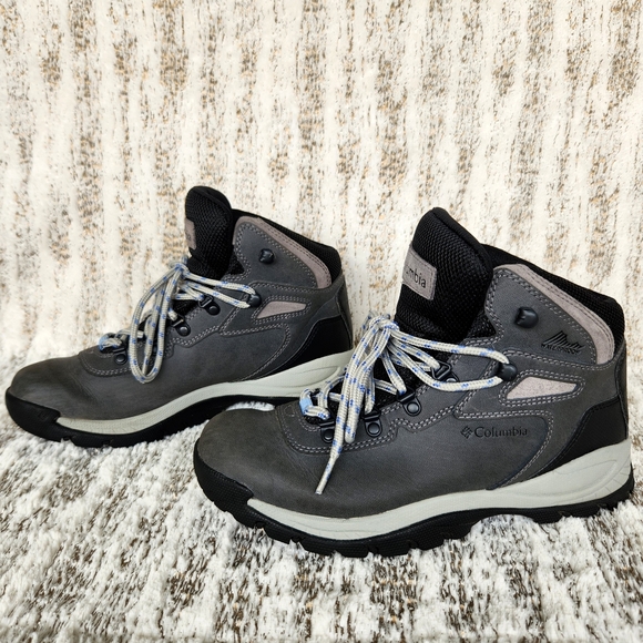 Columbia "Newton Ridge Plus Waterproof" Hiking Boot Grey | Women's Size 9.5 Wide - Picture 3 of 16